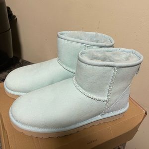 Women uggs. Brand new never worn. Sold with original box